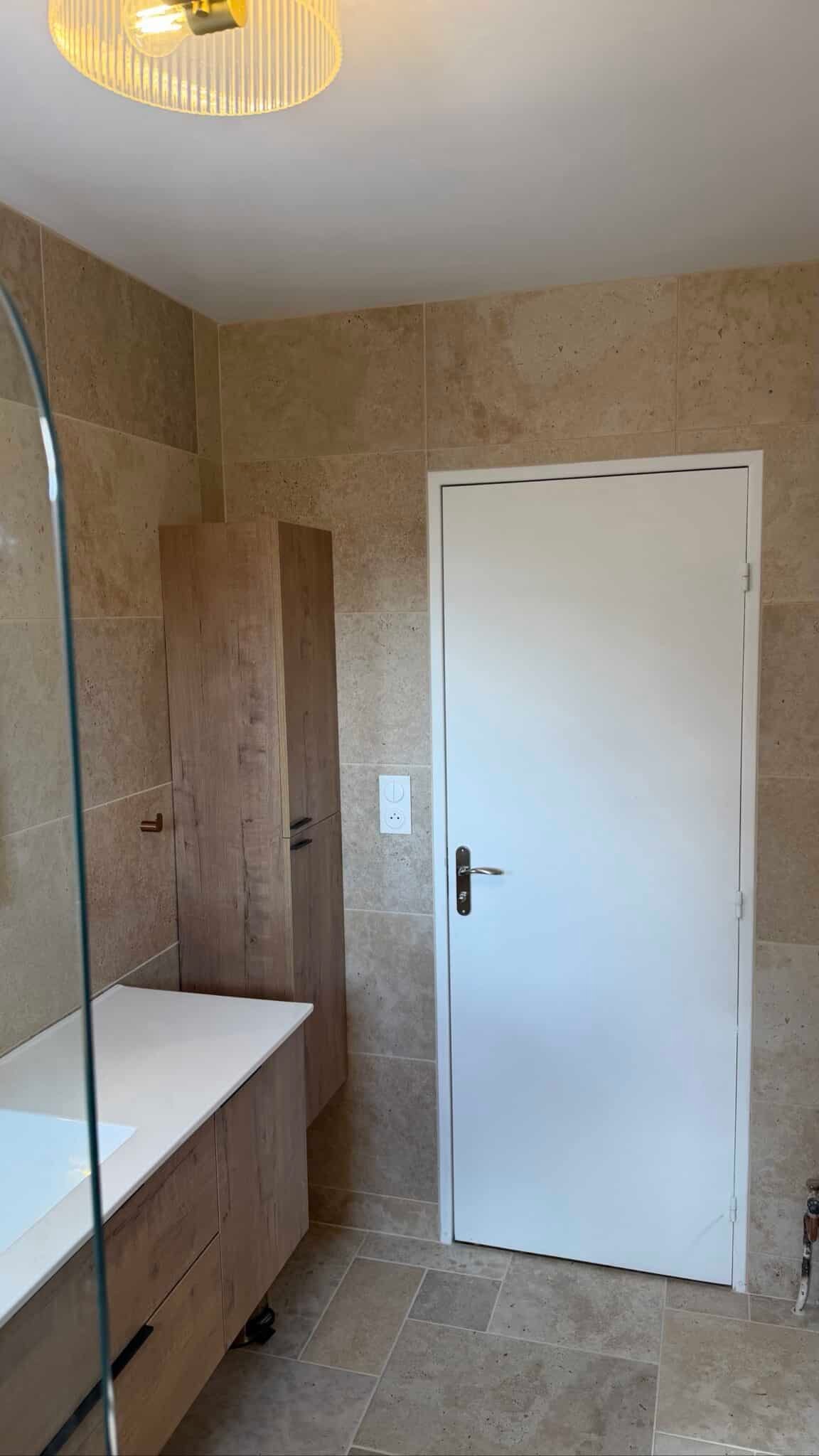 Chantier de pose de faïence réalisé par Home Decoration