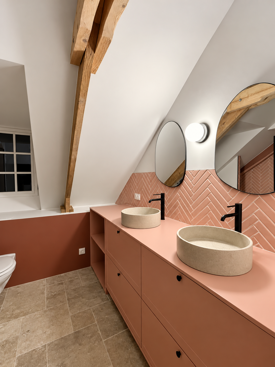 Salle de bains rénovée par Home Decoration à Rouen, faïence murale et plan de vasque